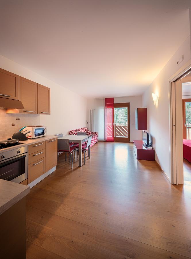 Residenza Finestra Sul Parco Apartman Comano Terme Kültér fotó